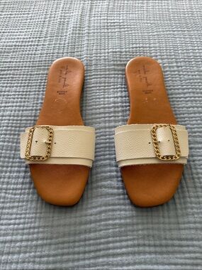 Mila Paoli Cream Leather Slide Sandals with Gold Chain Buckle